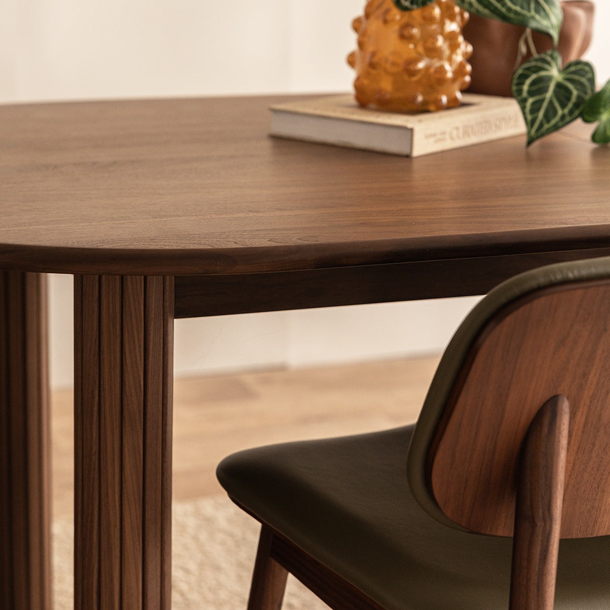 Noir Oval Extendable Dining Table (200cm)