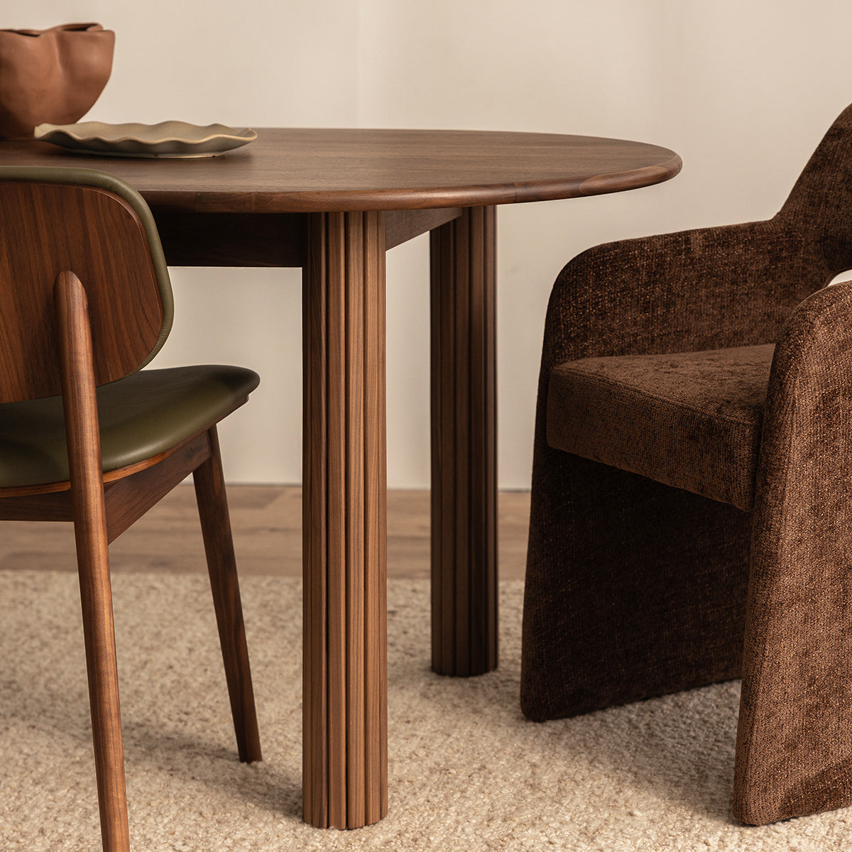 Noir Oval Extendable Dining Table (200cm)